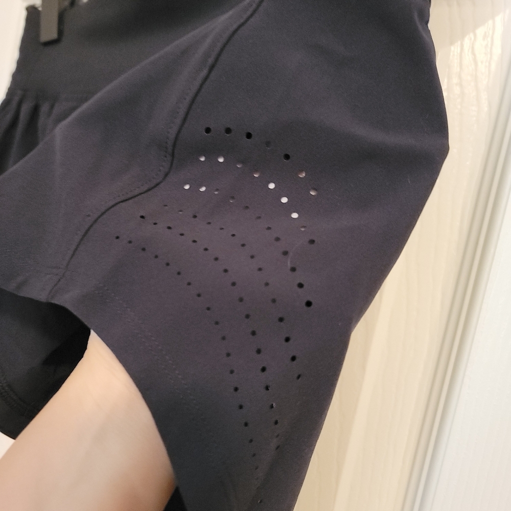 Under Armour Fitted UA SpeedPocket Perf. Shorts NWT Size XS - Picture 2 of 5